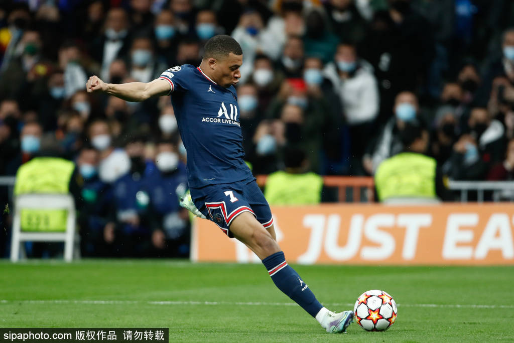 跨界联动！巴恩斯穿阿森纳球衣到场：阿尔特塔，真正的顶级（跨界合体！巴恩斯穿阿森纳球衣现身：阿尔特塔当之无愧的顶级）