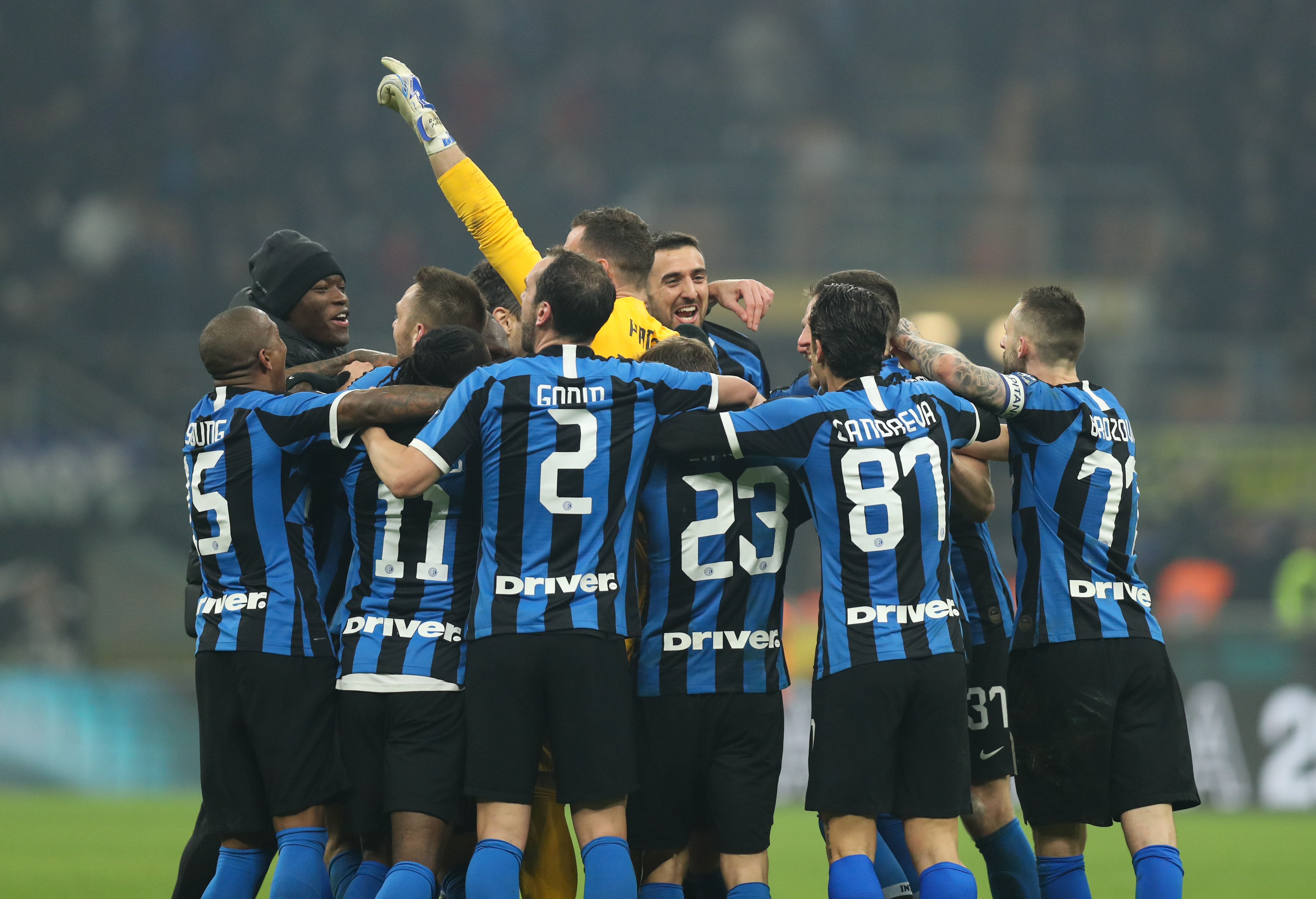 巴塞罗那门将之争：特尔施特根回归引发的悬念（特尔施特根复出，巴萨门线之争再起悬念）