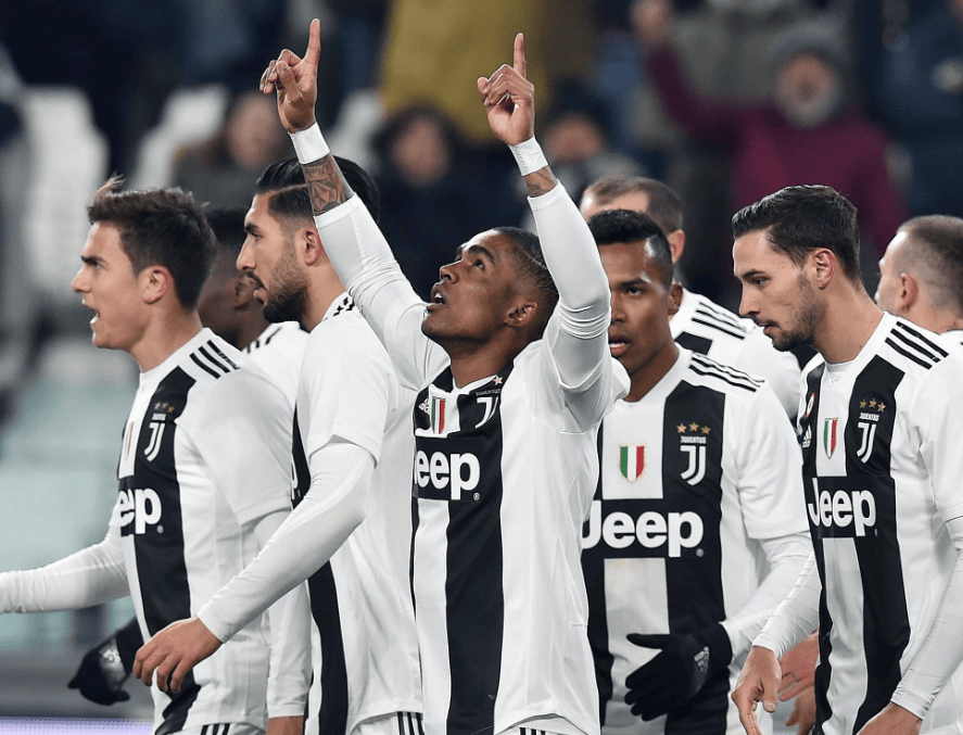 西班牙青训球队开除4名U16球员，他们曾为泄愤持刀威胁对手（因赛后泄愤持刀恐吓对手，西班牙一青训队解雇4名U16球员）