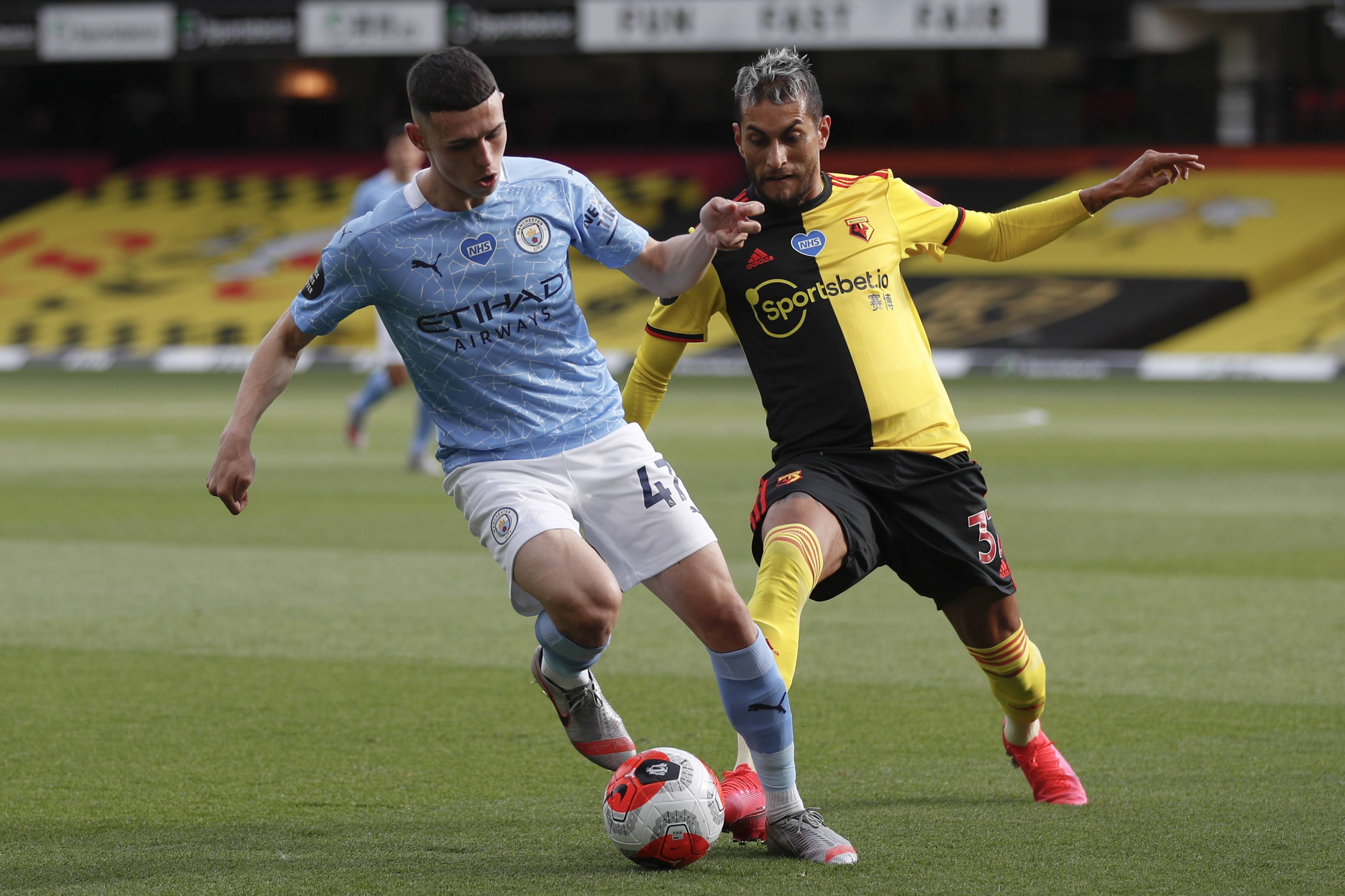 西媒：莱万很快公布自己未来的打算，是否续约不完全取决于他（西媒：莱万即将阐明未来去向，续约与否并非他一人说了算）