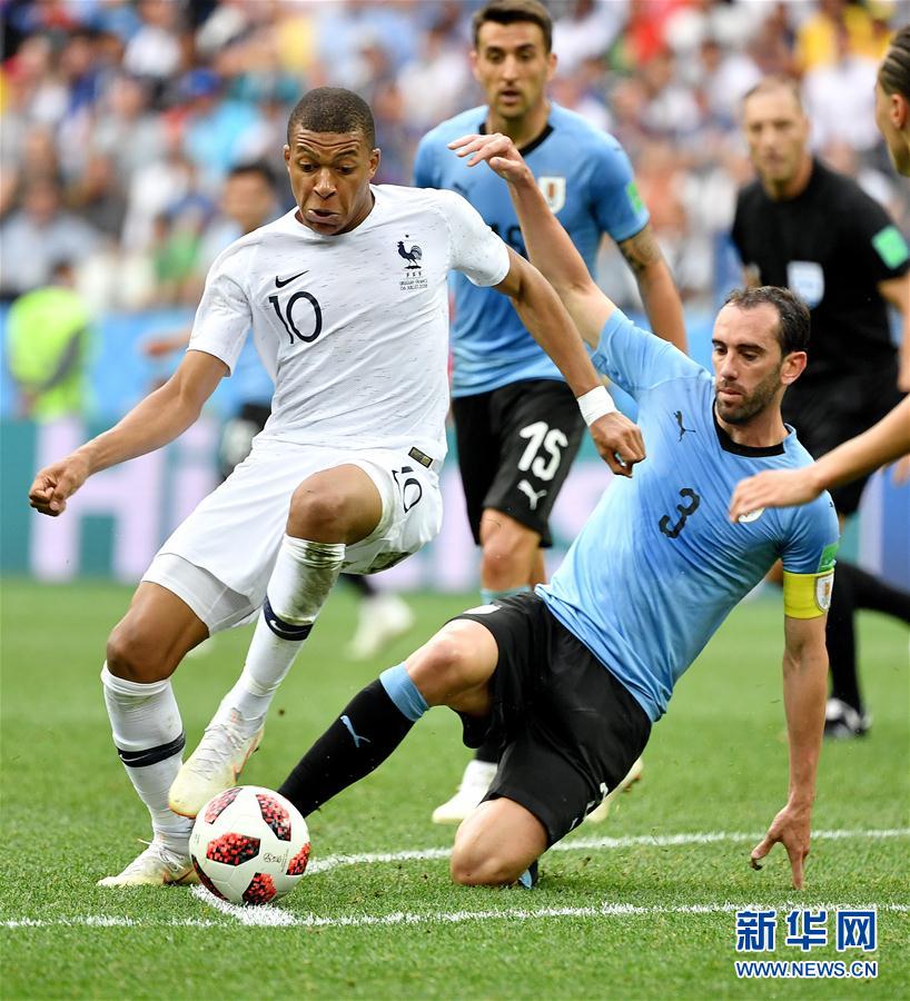 大混战！德比赛后，桑德兰与纽卡球迷在一酒吧群殴，桌椅乱飞（德比余波失控：桑德兰与纽卡球迷酒吧爆发群殴，桌椅满天飞）